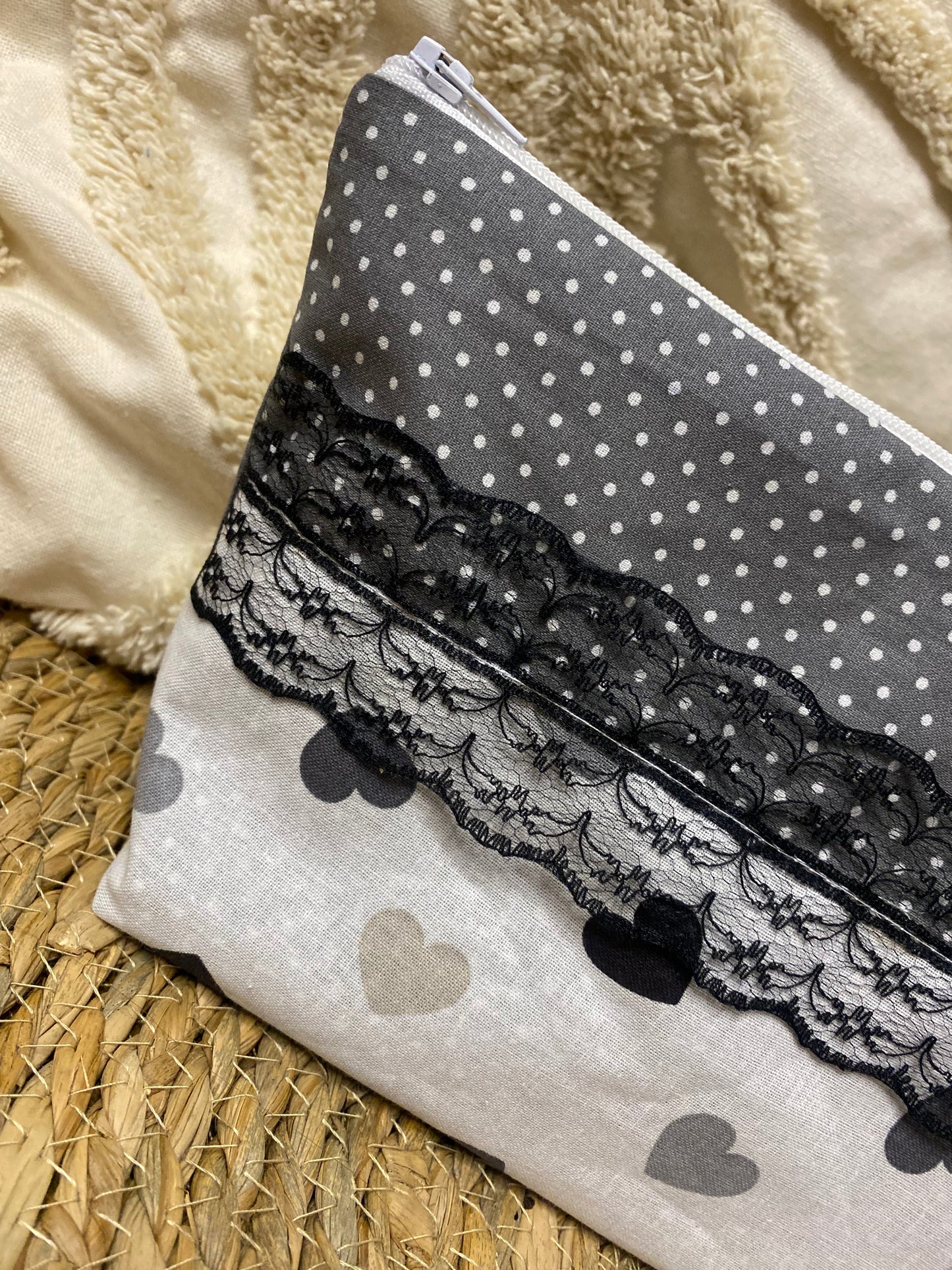 Trousse Amélia - « Coeurs » Grise