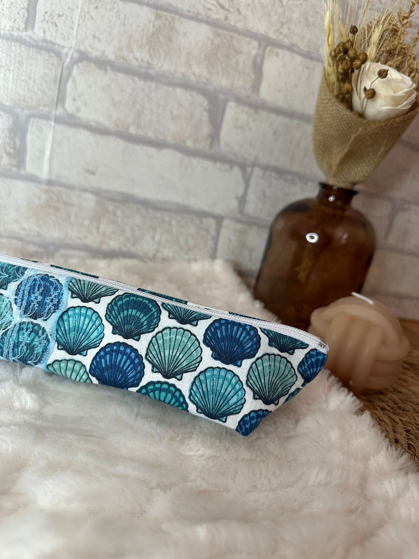 Trousse Olivia - « Fleurs » Bleue