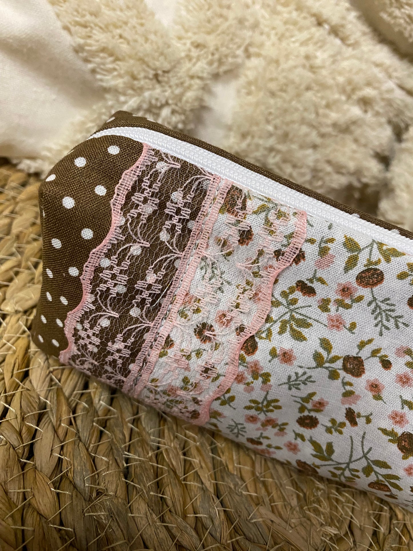 Trousse Serena - « Fleurs » Marron et Rose