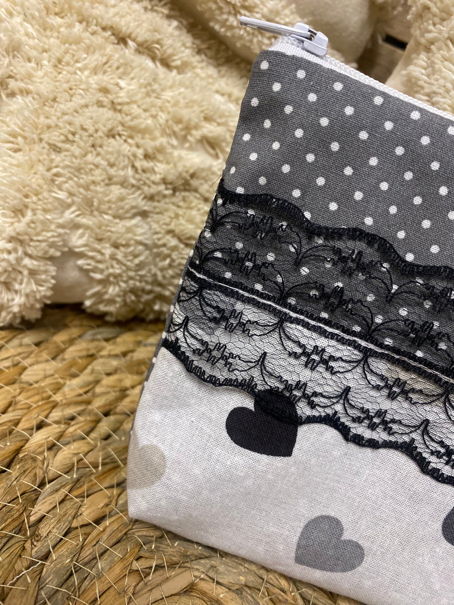 Trousse Ivana - « Coeurs » Grise