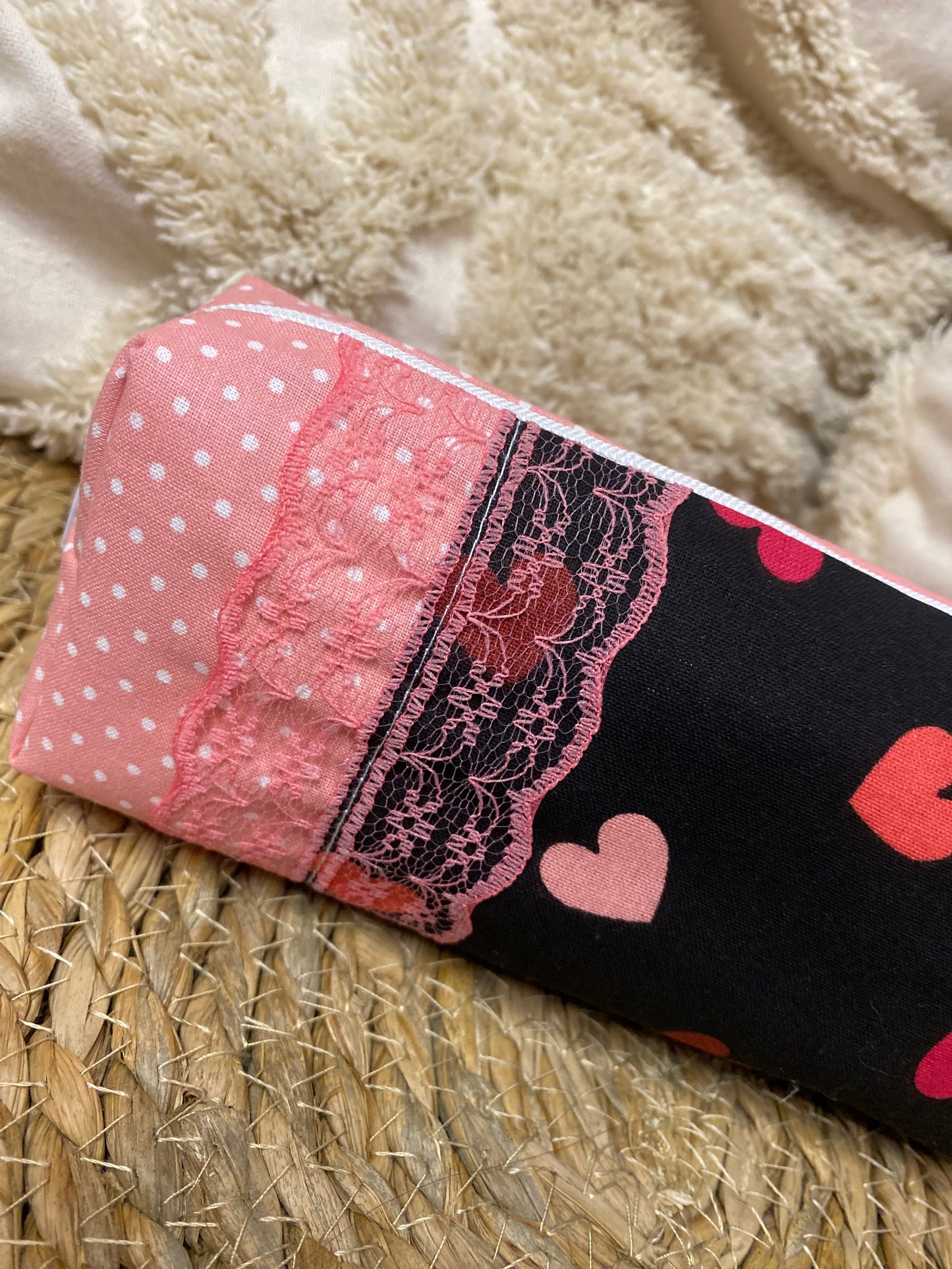 Trousse Serena - « Coeurs » Rose et Noire