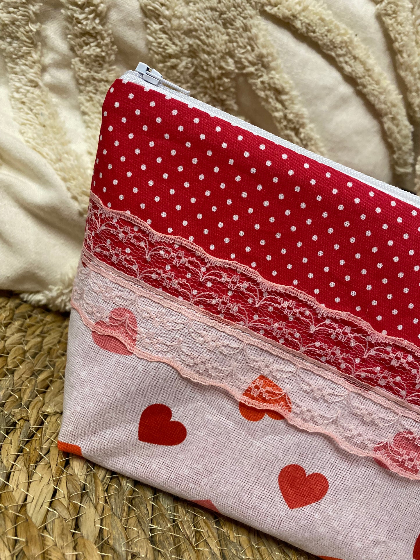 Trousse Amélia - « Coeurs » Rouge
