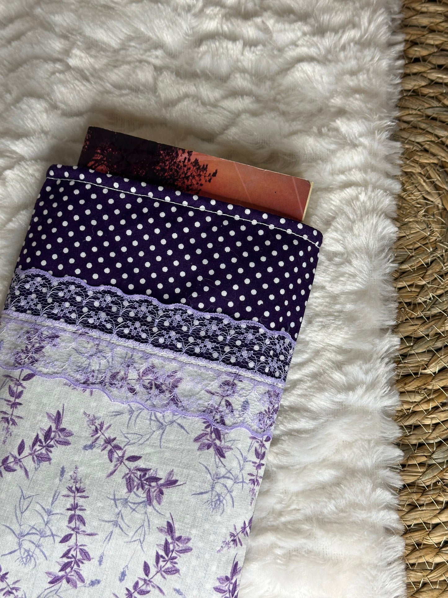 Pochette à livre Adrianna - « Fleurs » Violette