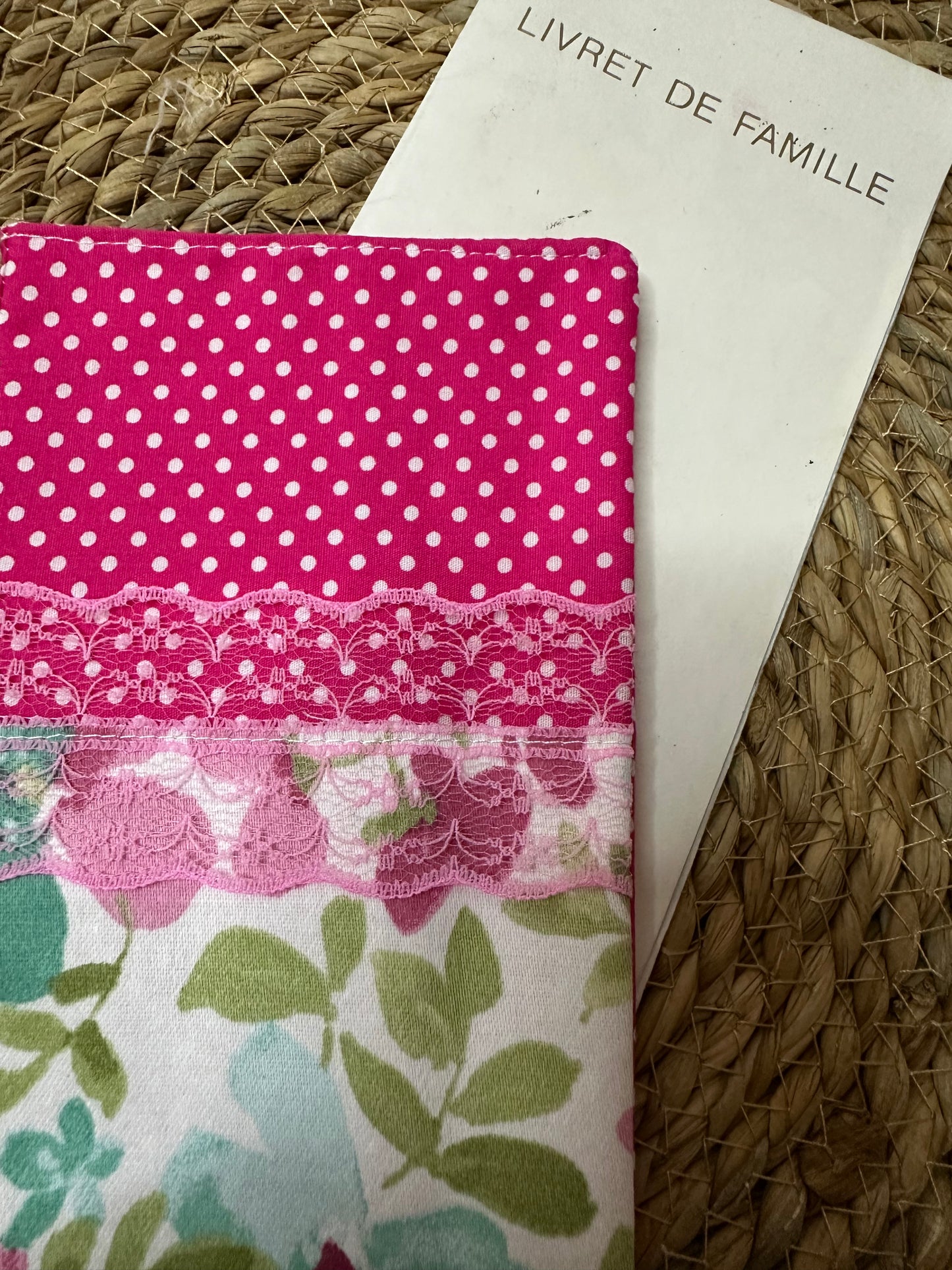 Protège livret de famille Victoria - « Fleurs » Rose