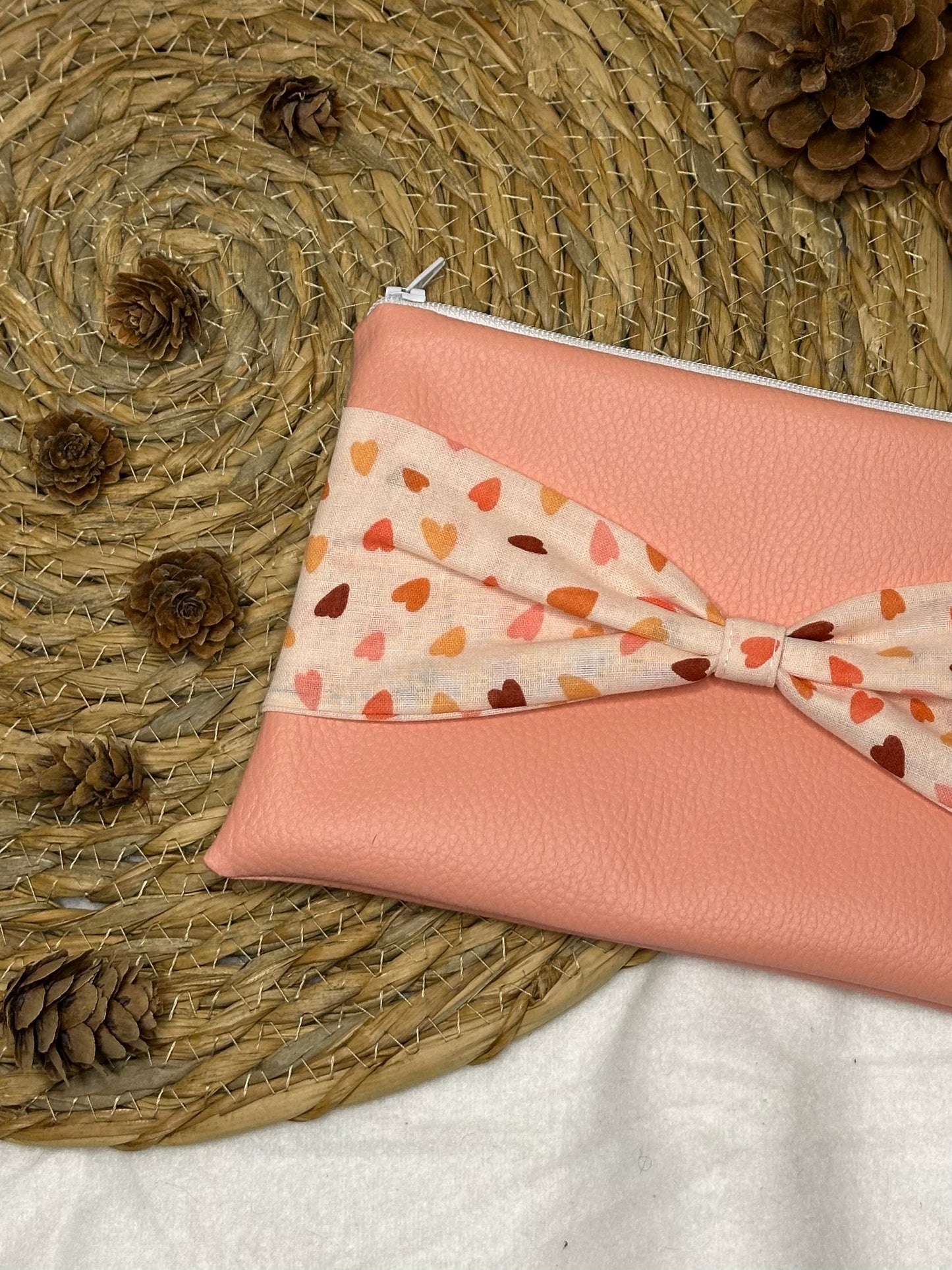 Trousse Anastasia - « Cœurs » Corail