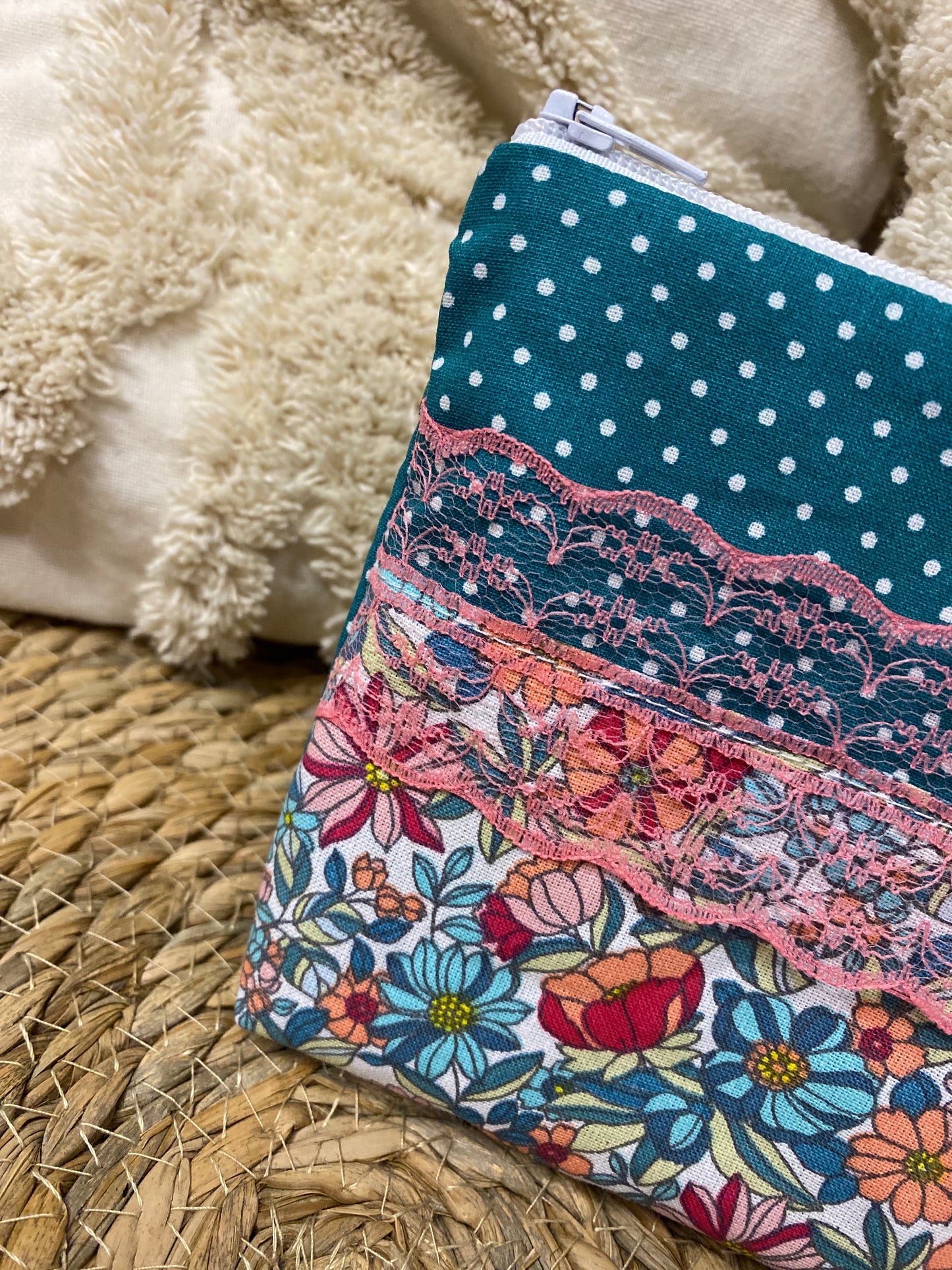 Trousse Ivana - « Fleurs » Bleue et Rose