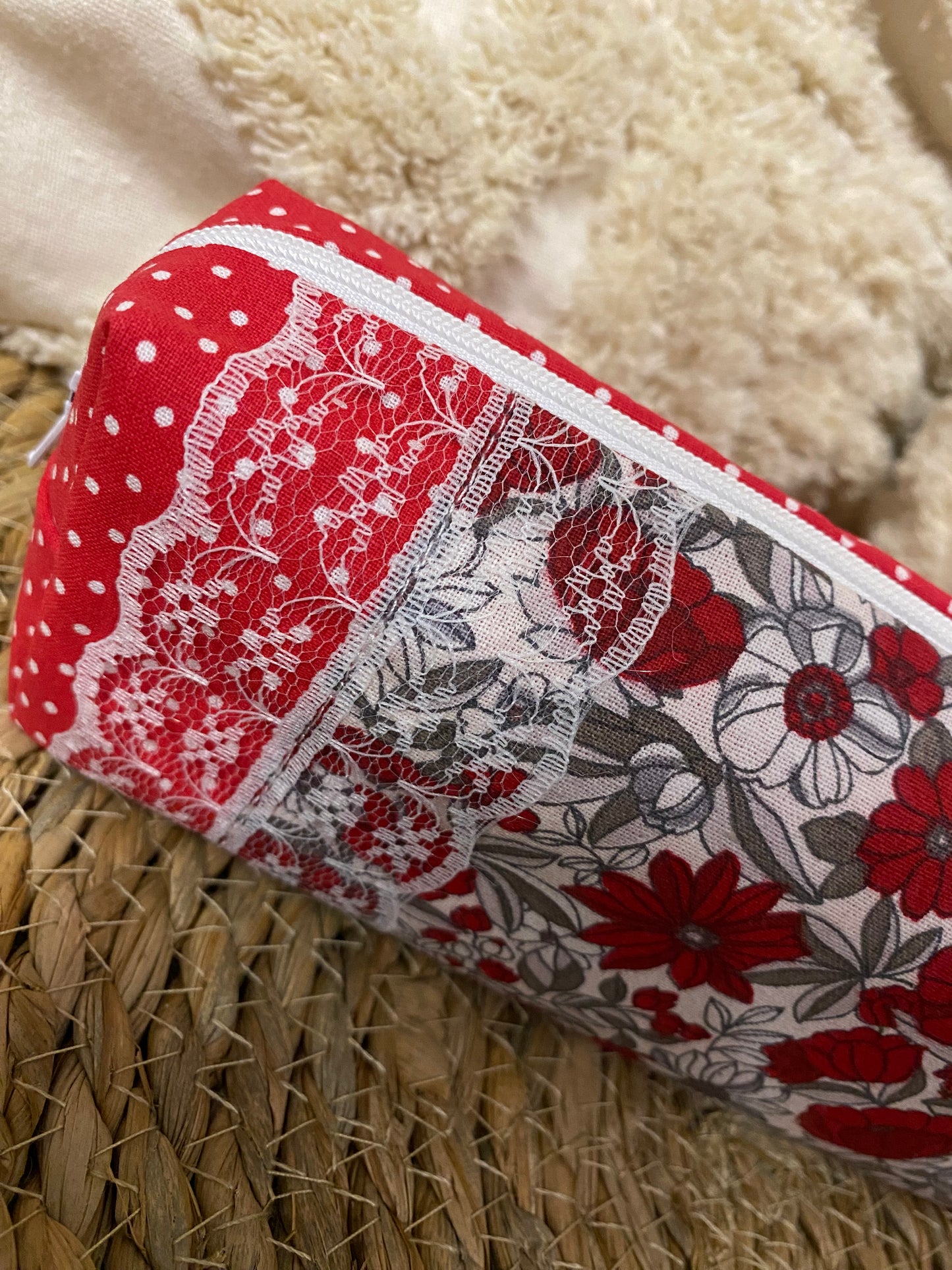 Trousse Serena - « Fleurs » Grise et Rouge