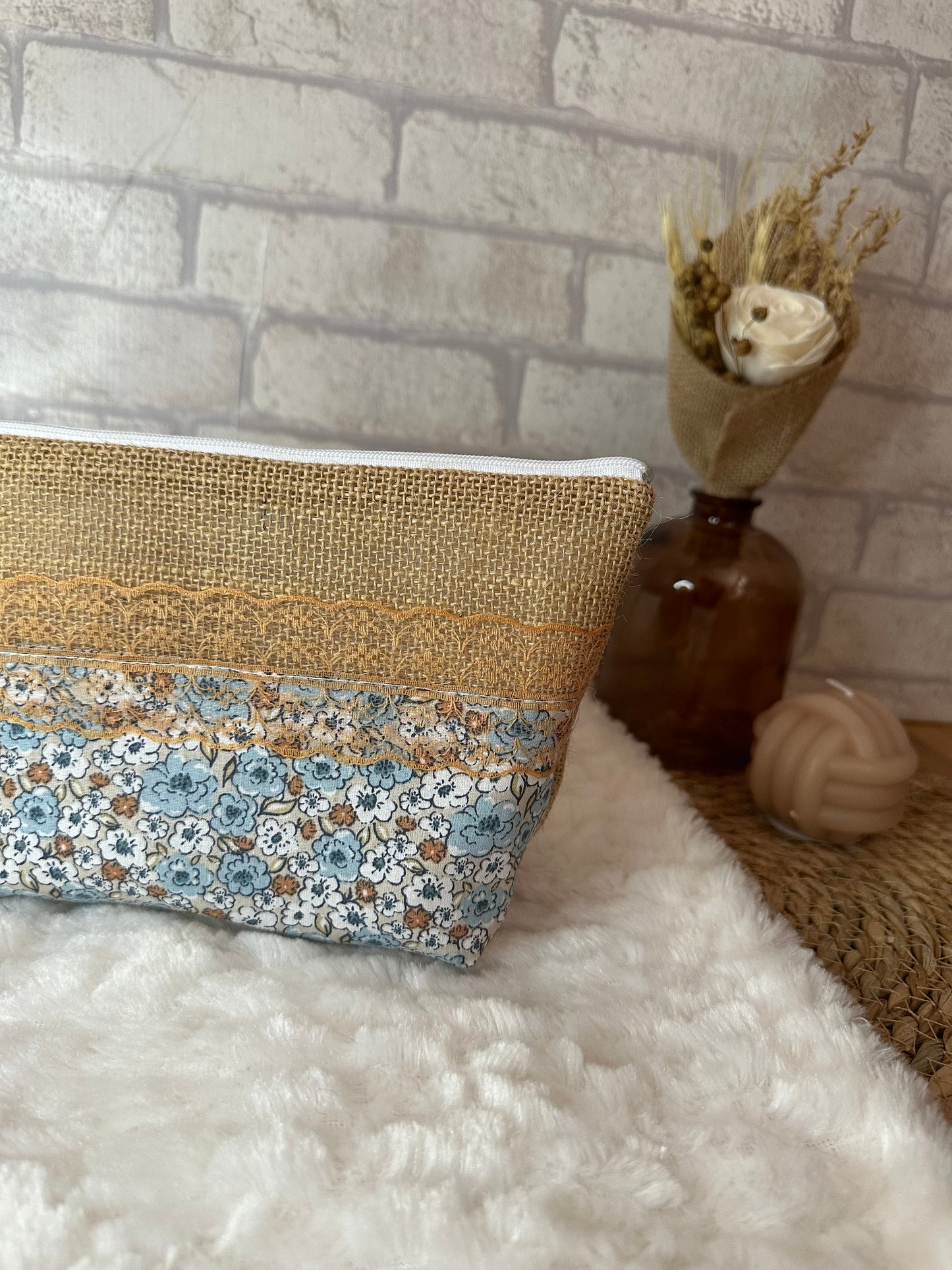 Trousse Bella - « Fleurs » Bleue et Orange