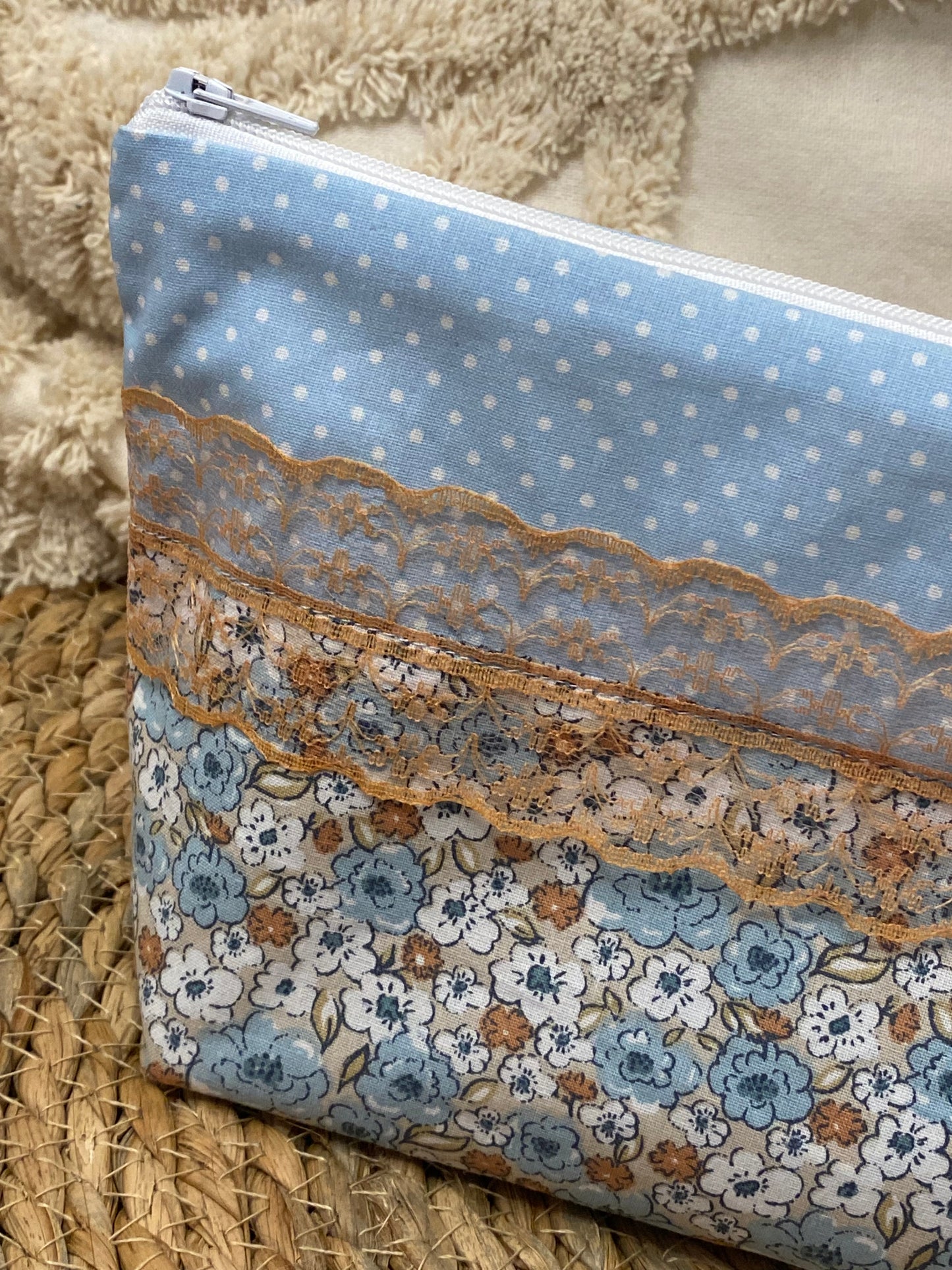 Trousse Amélia - « Fleurs » Bleu ciel et Orange