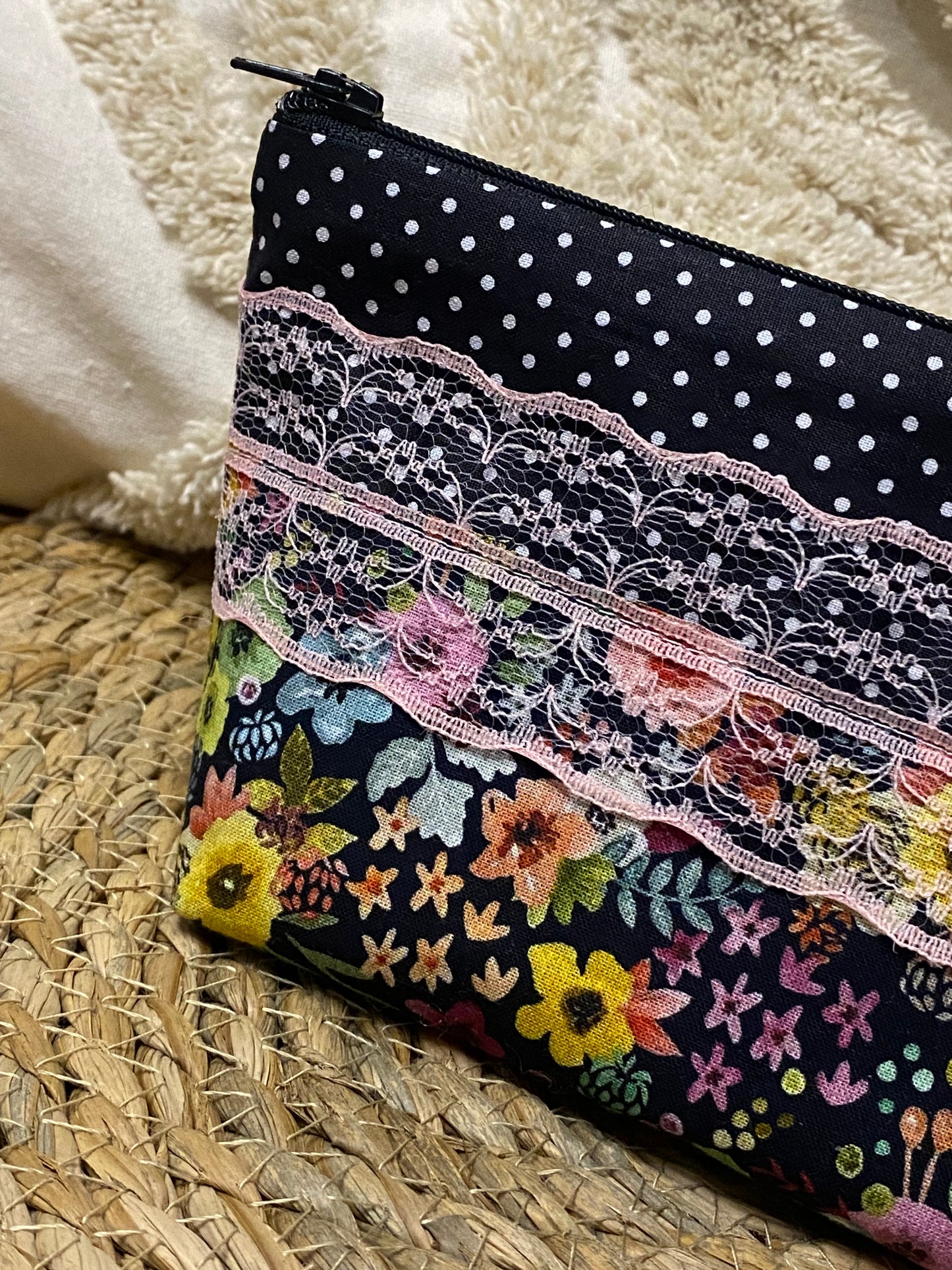 Trousse Virginia - « Fleurs » Noire et Multicolore