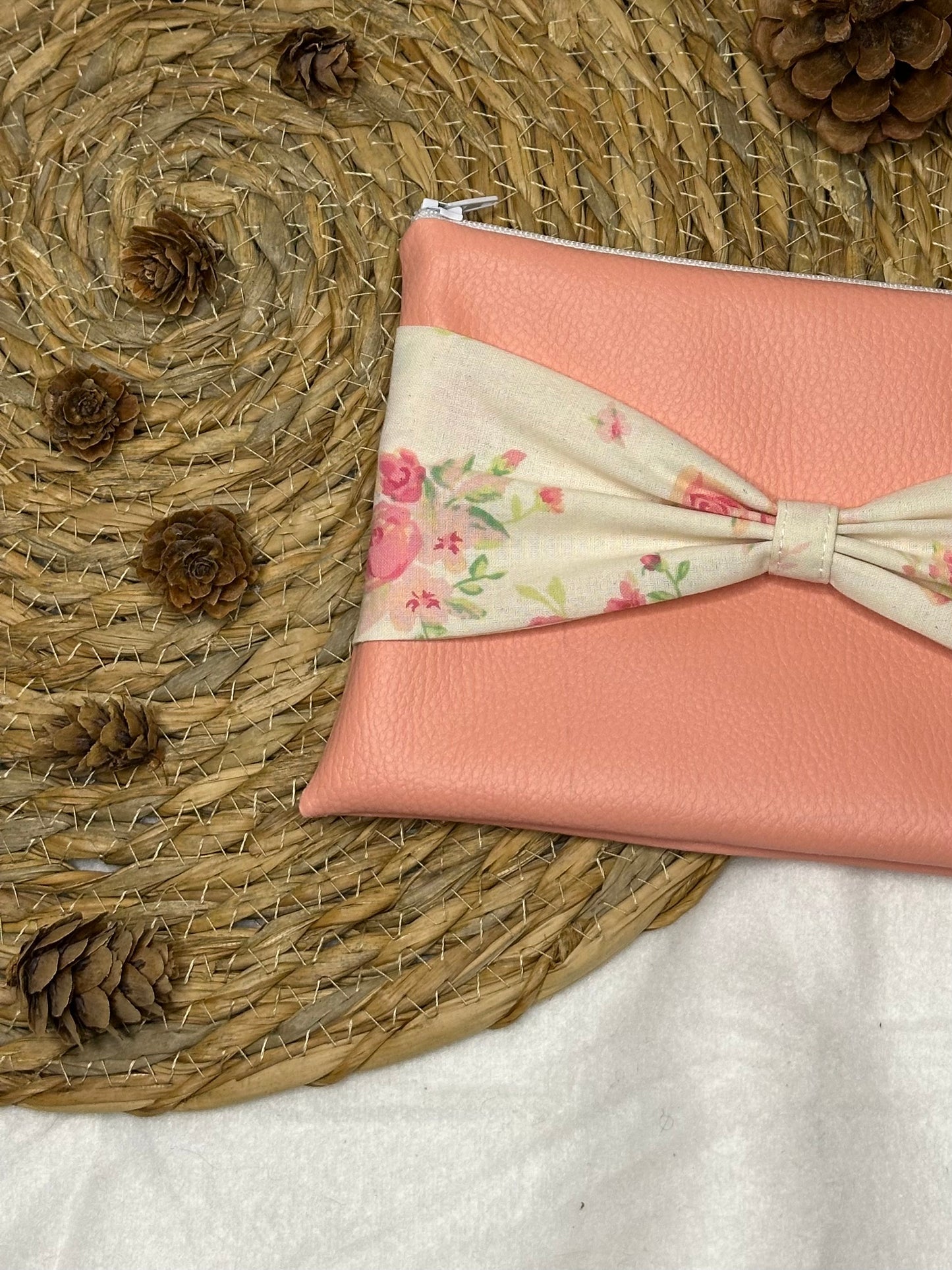 Trousse Anastasia - « Fleurs » Corail