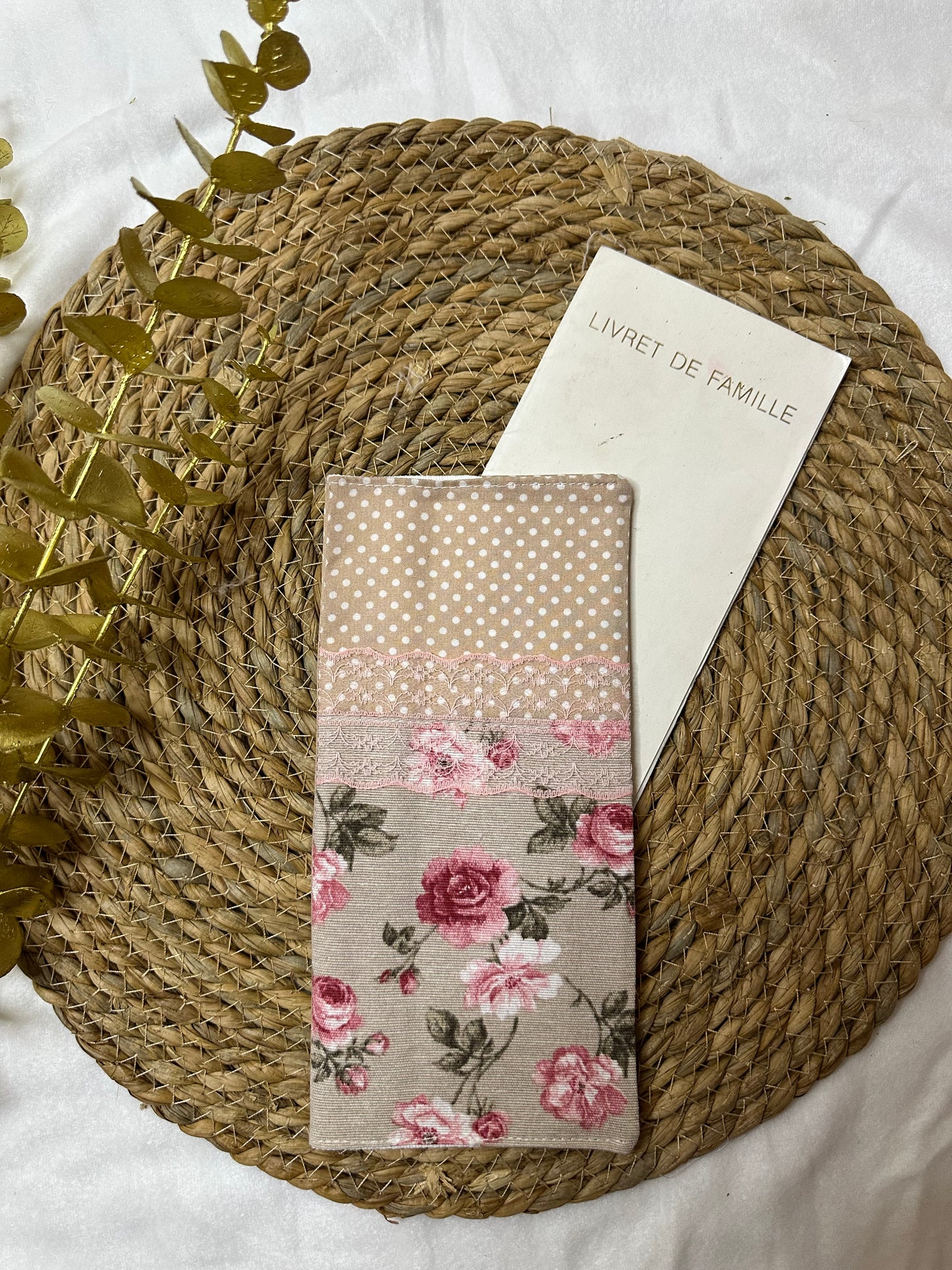 Protège livret de famille Victoria - « Fleurs » Beige et Rose