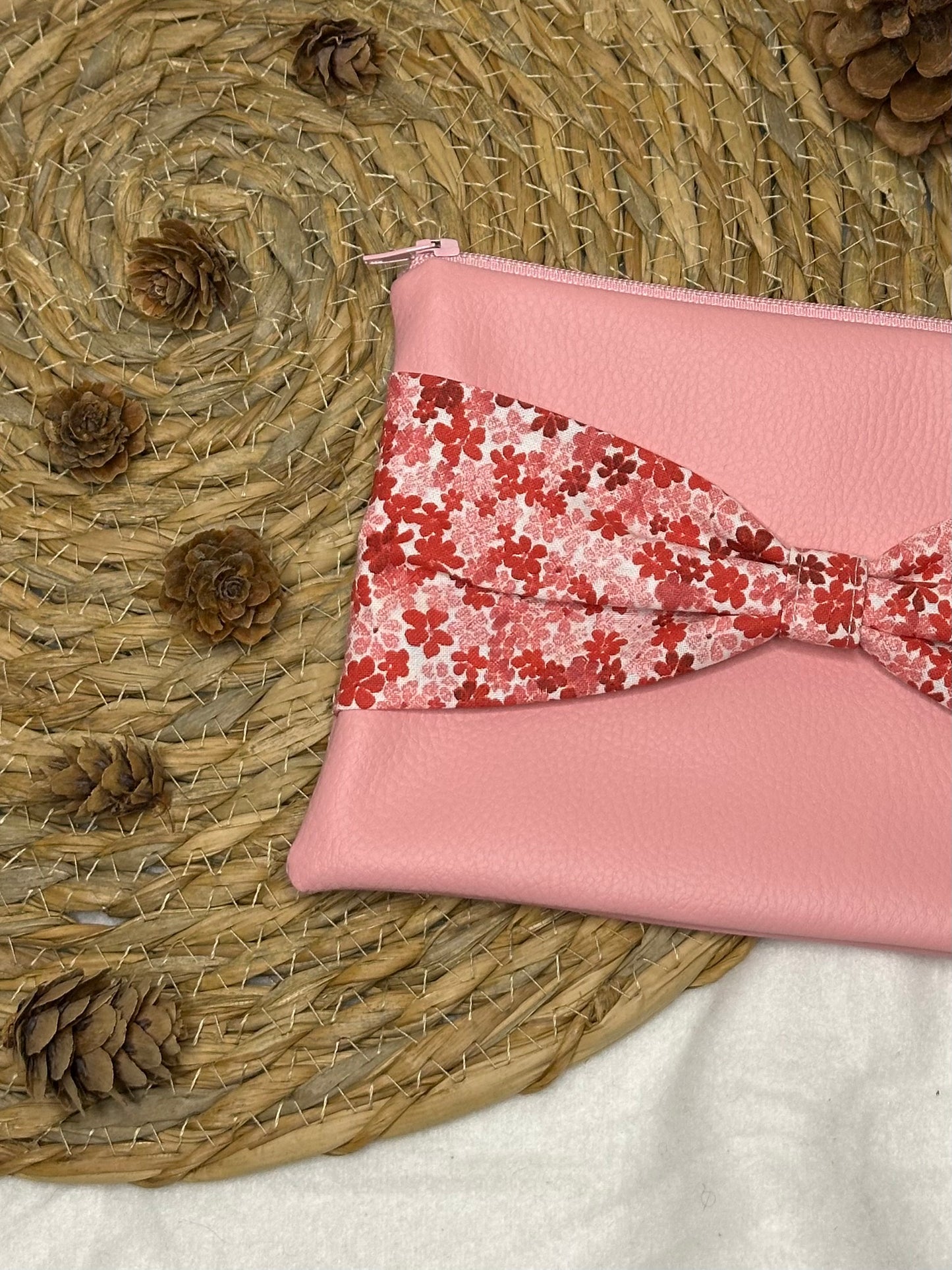 Trousse Anastasia - « Fleurs » Rose