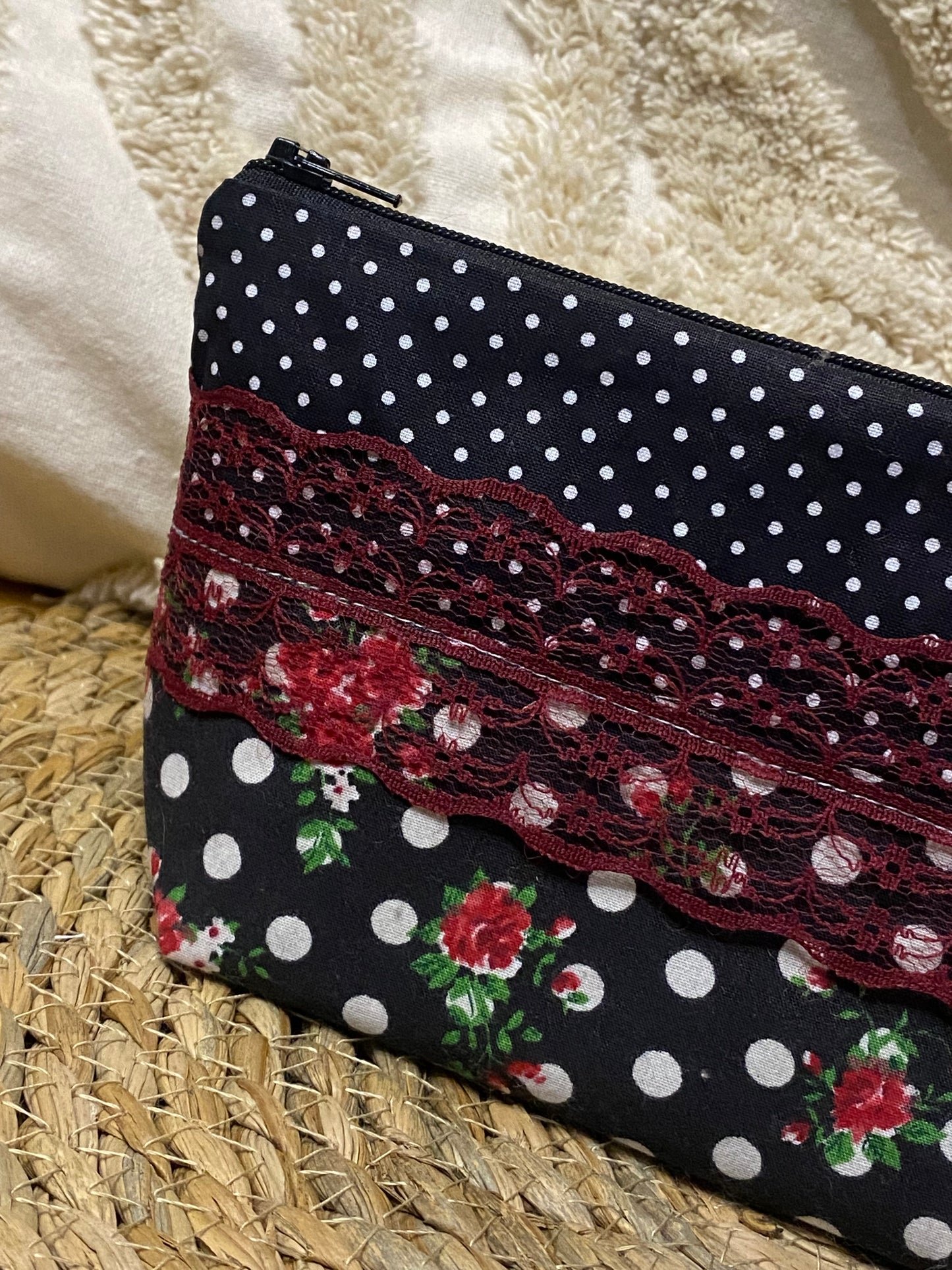 Trousse Virginia - « Fleurs » Noire et Rouge