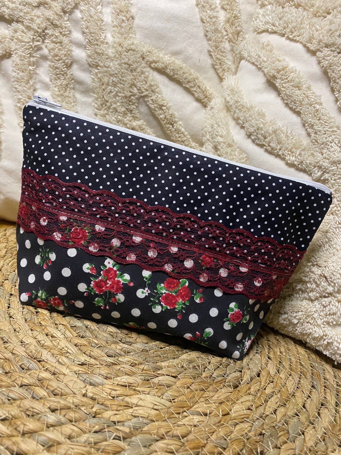 Trousse Amélia - « Fleurs » Noire et Rouge