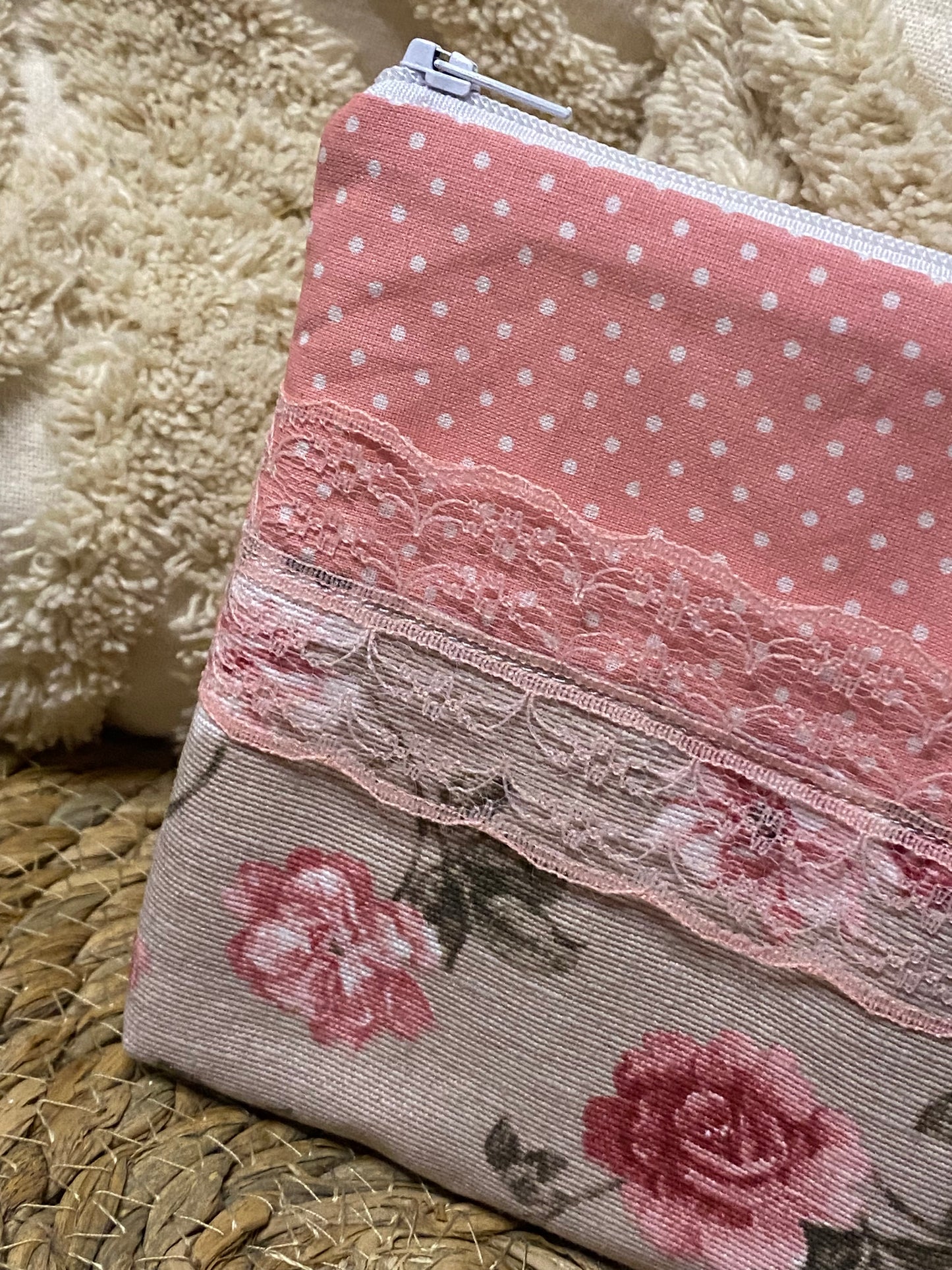 Trousse Ivana - « Fleurs » Rose et Beige