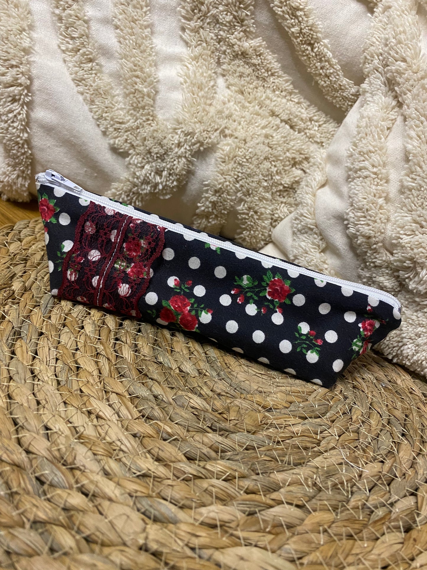 Trousse Olivia - « Fleurs » Noire et Rouge