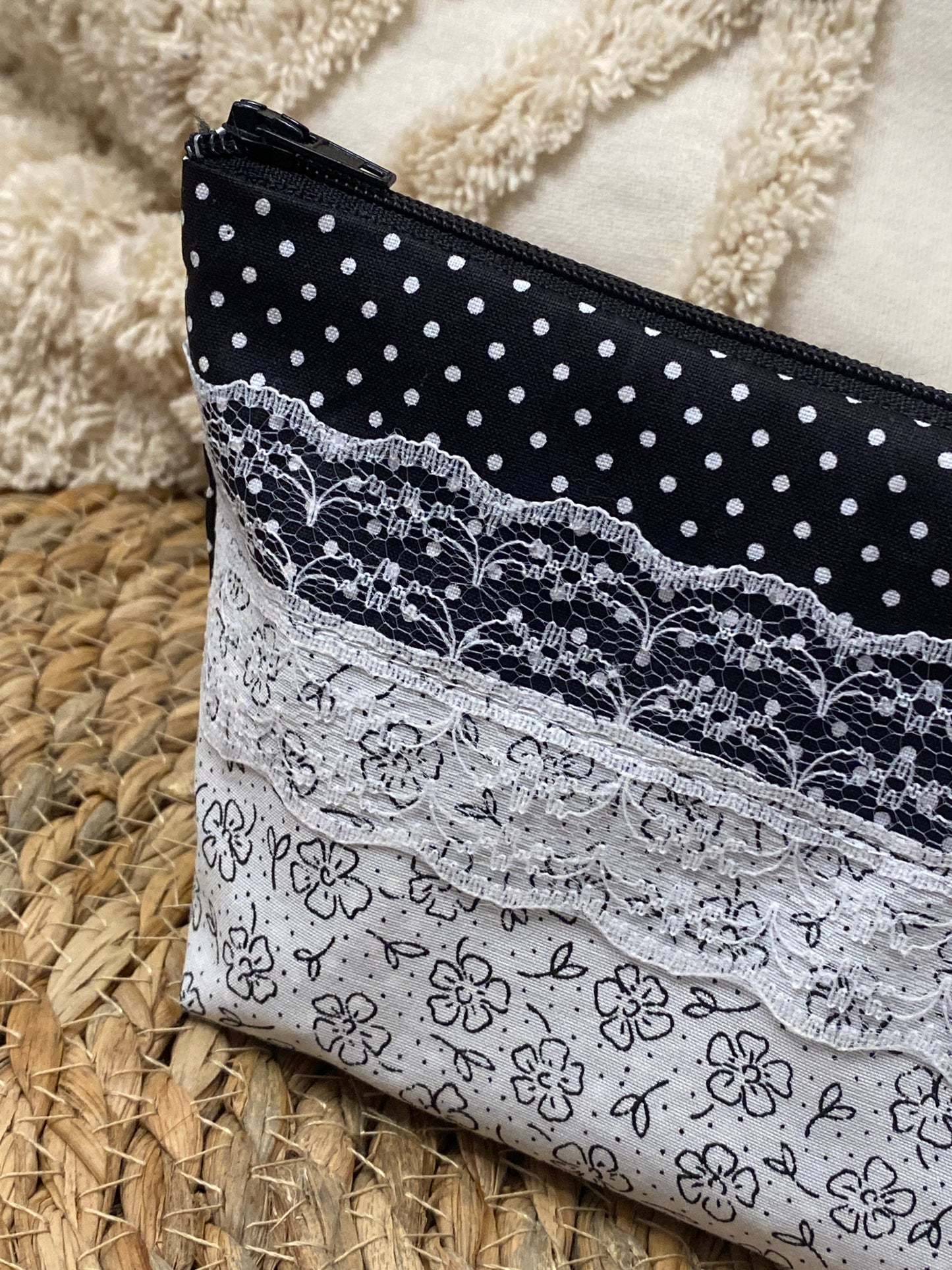 Trousse Virginia - « Fleurs » Noire