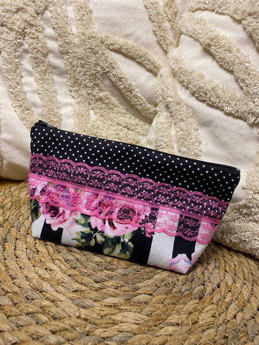 Trousse Virginia - « Fleurs » Noire et Rose