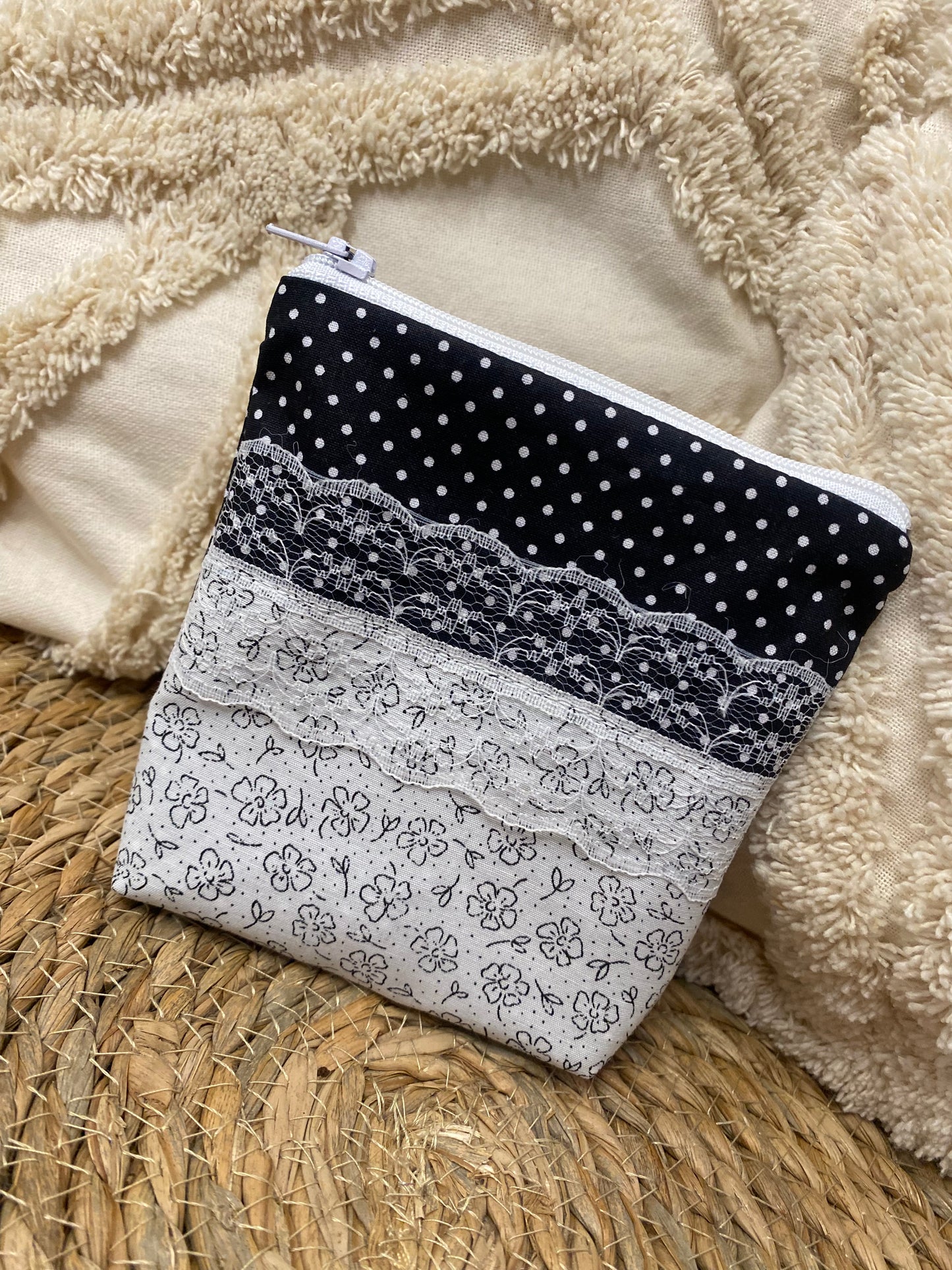 Trousse Ivana - « Fleurs » Noire
