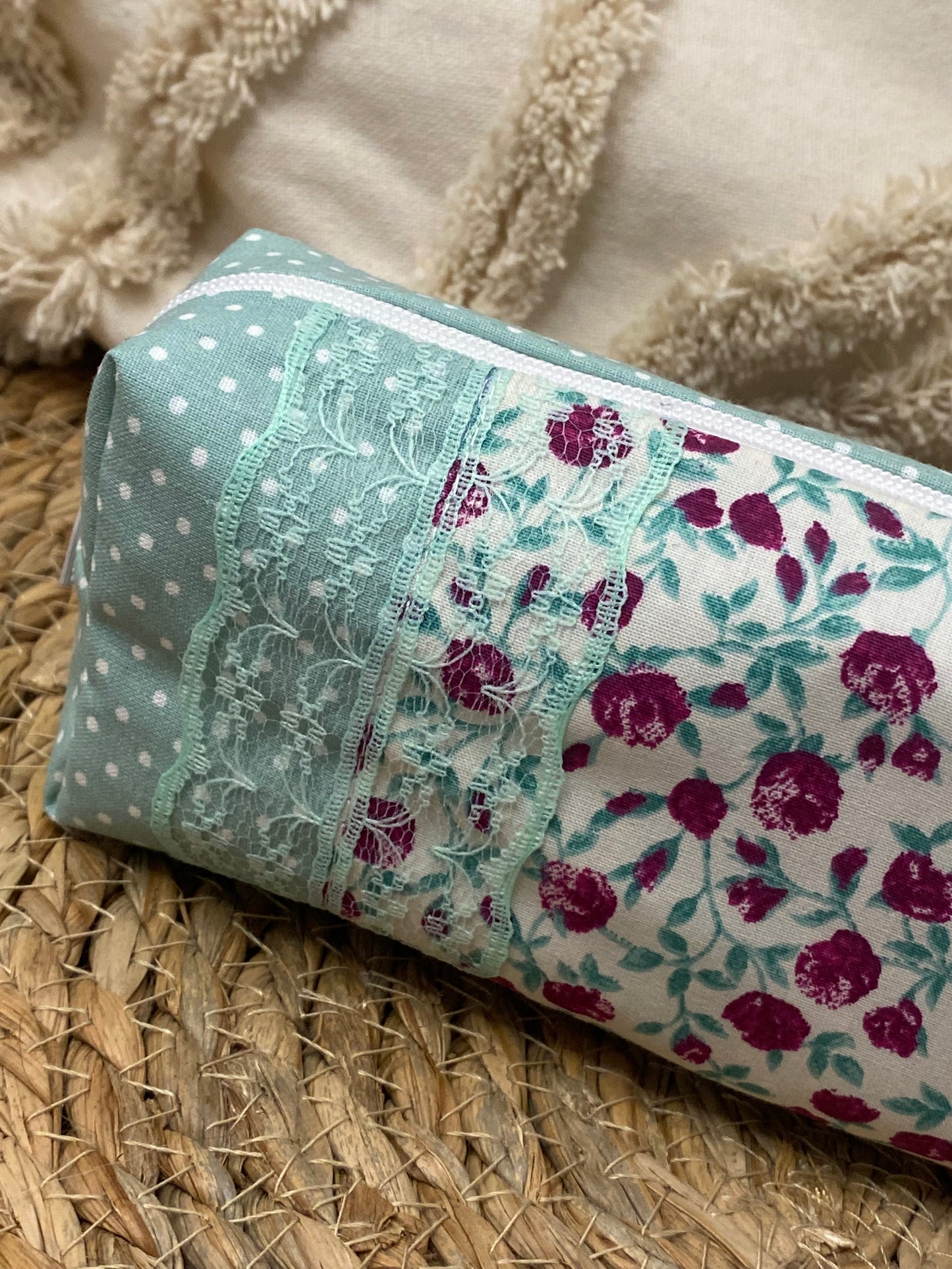 Trousse Serena - « Fleurs » Vert menthe