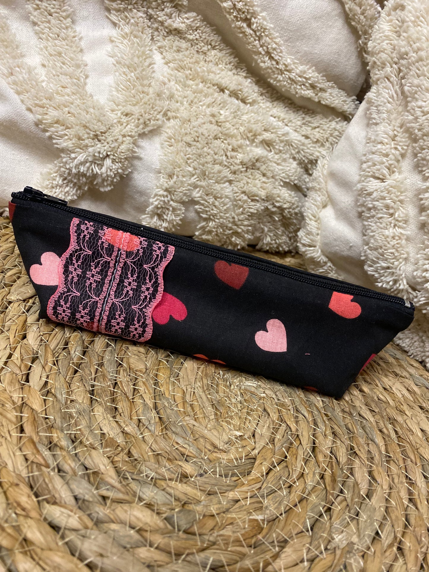 Trousse Olivia - « Coeurs » Rose et Noire