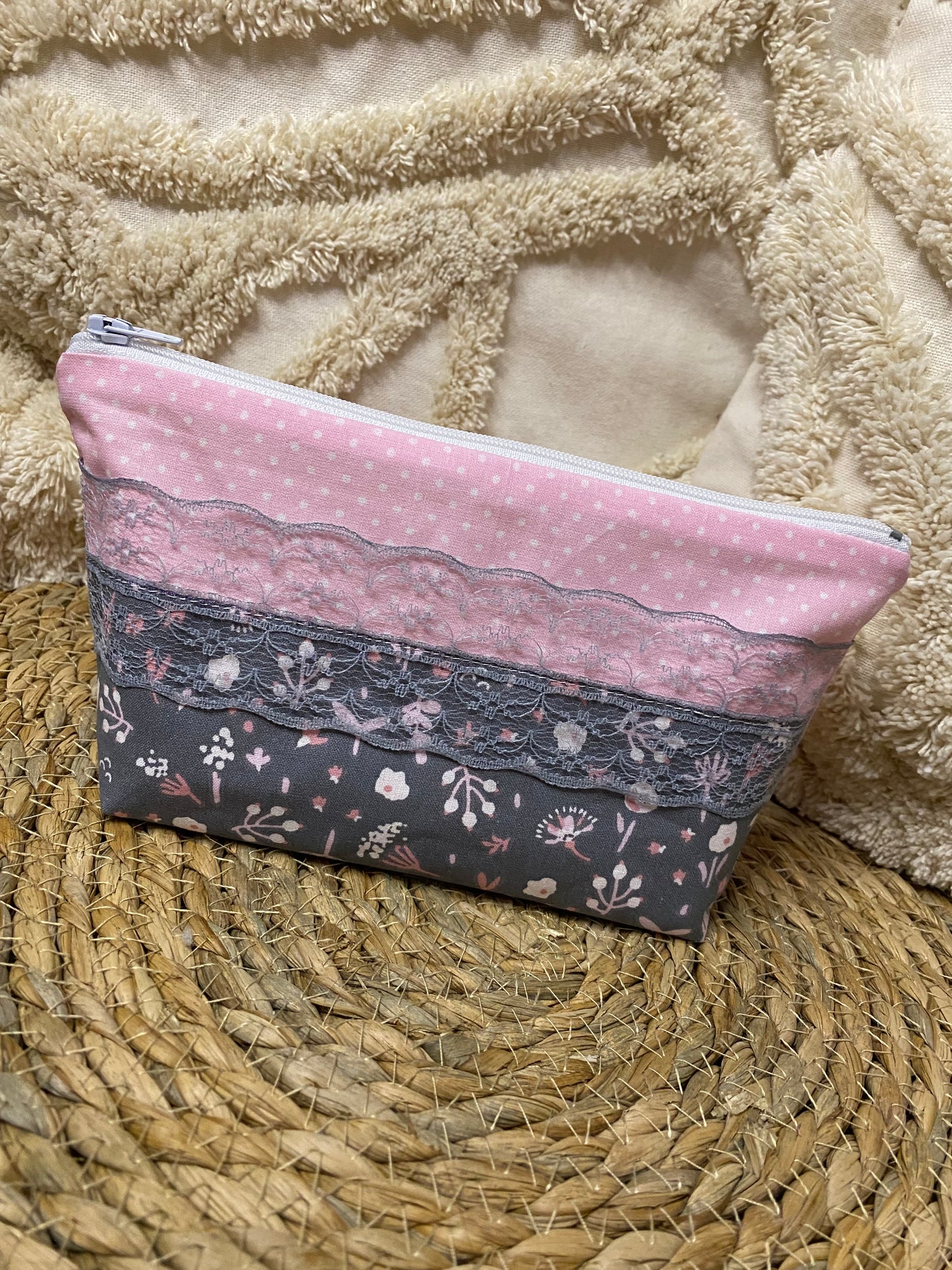 Trousse Virginia - « Fleurs » Grise et Rose