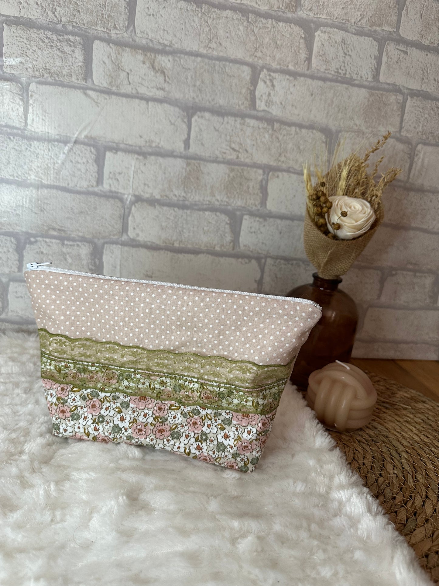 Trousse Amélia - « Fleurs » Beige