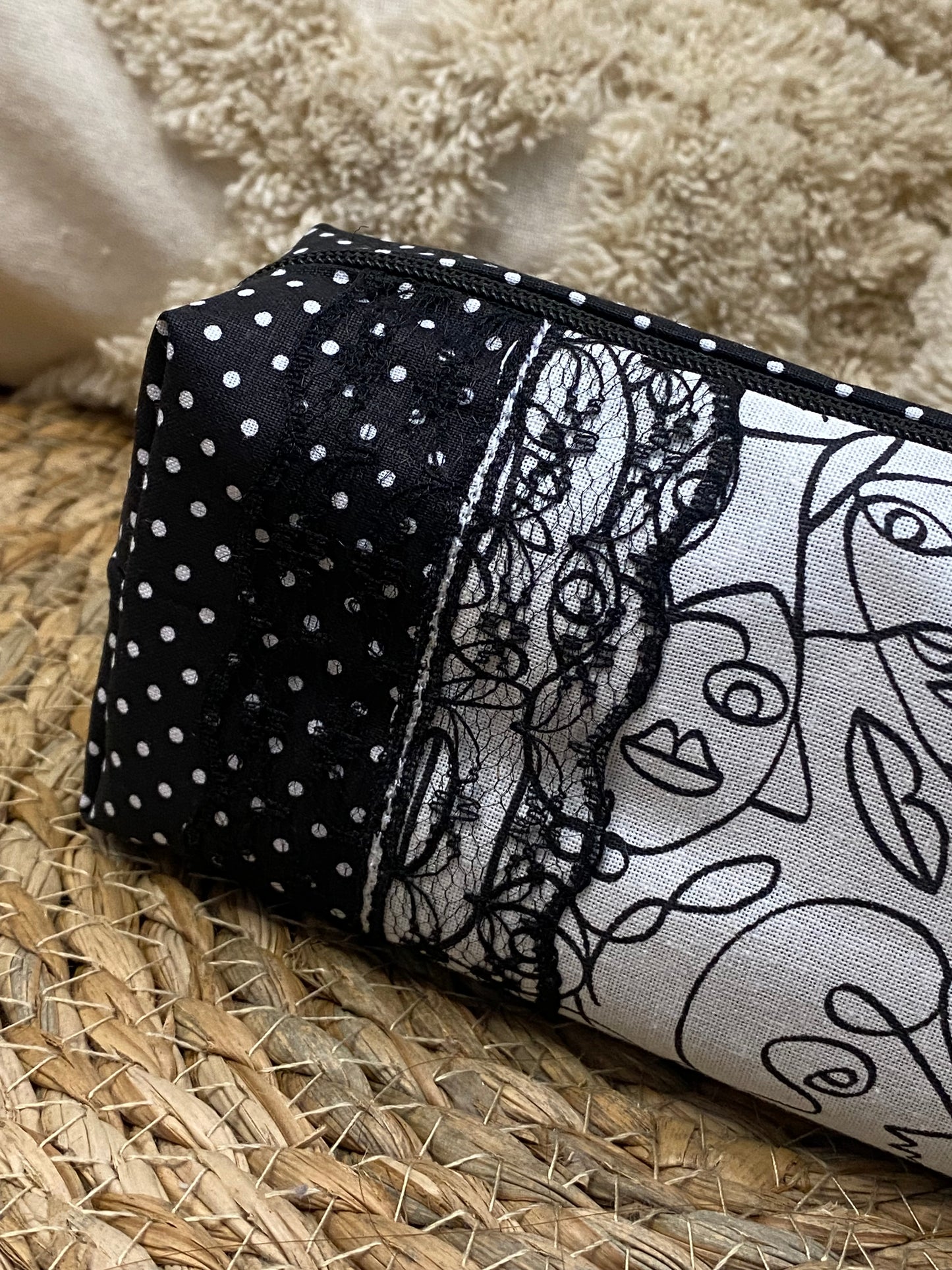 Trousse Serena - « Graphique » Noire