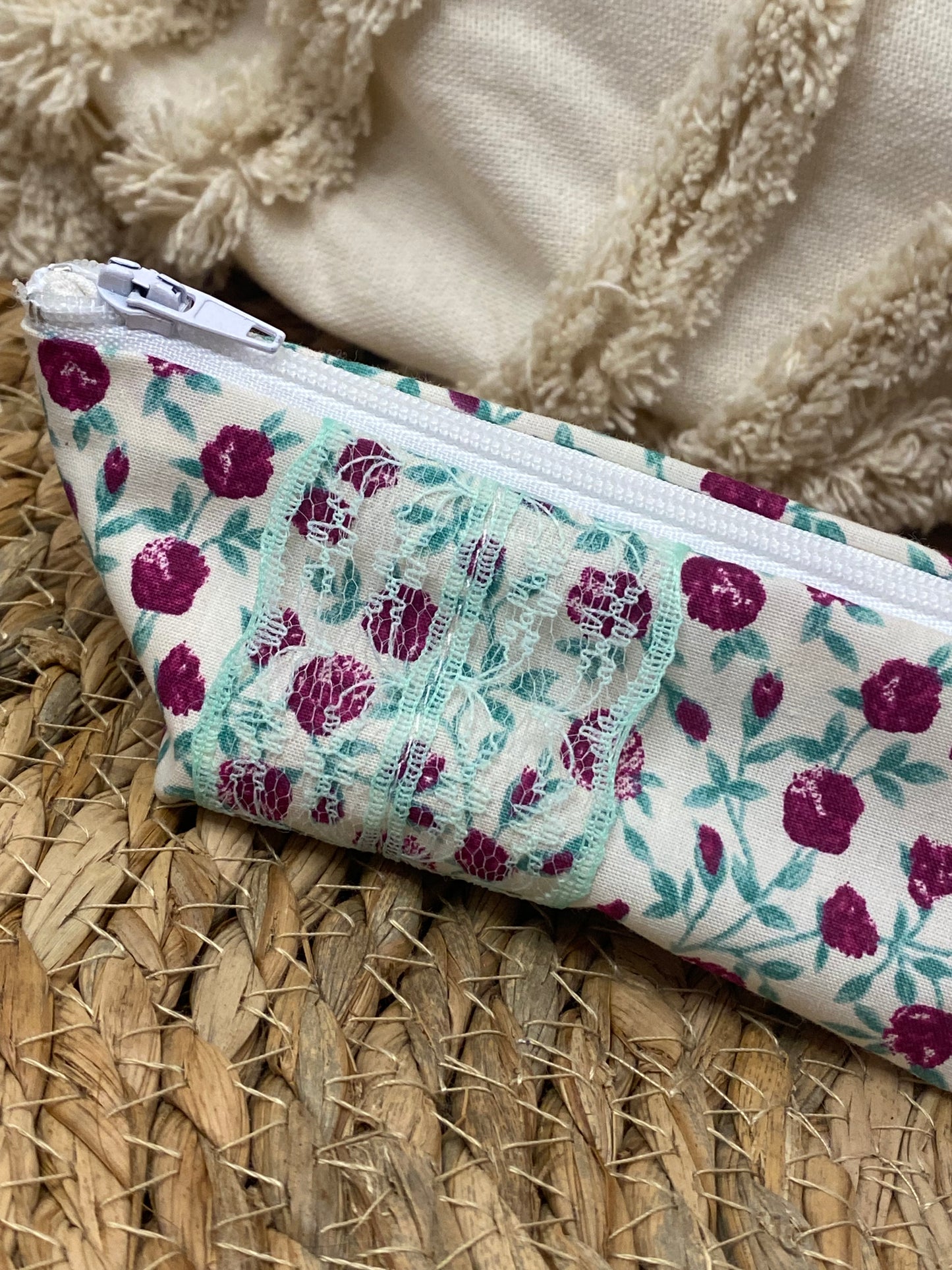 Trousse Olivia - « Fleurs » Vert menthe