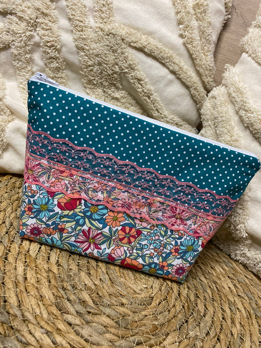 Trousse Amélia - « Fleurs » Bleue et Rose