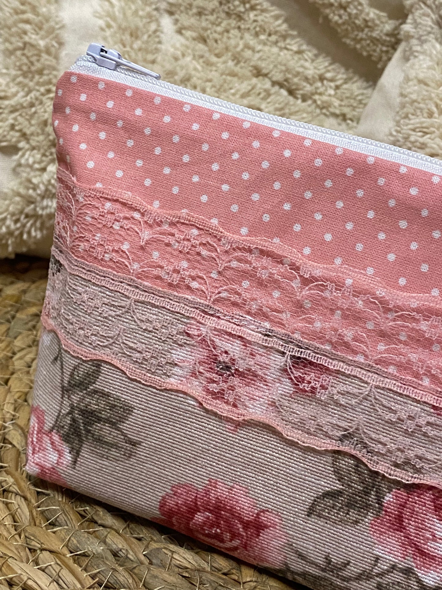 Trousse Virginia - « Fleurs » Rose et Beige