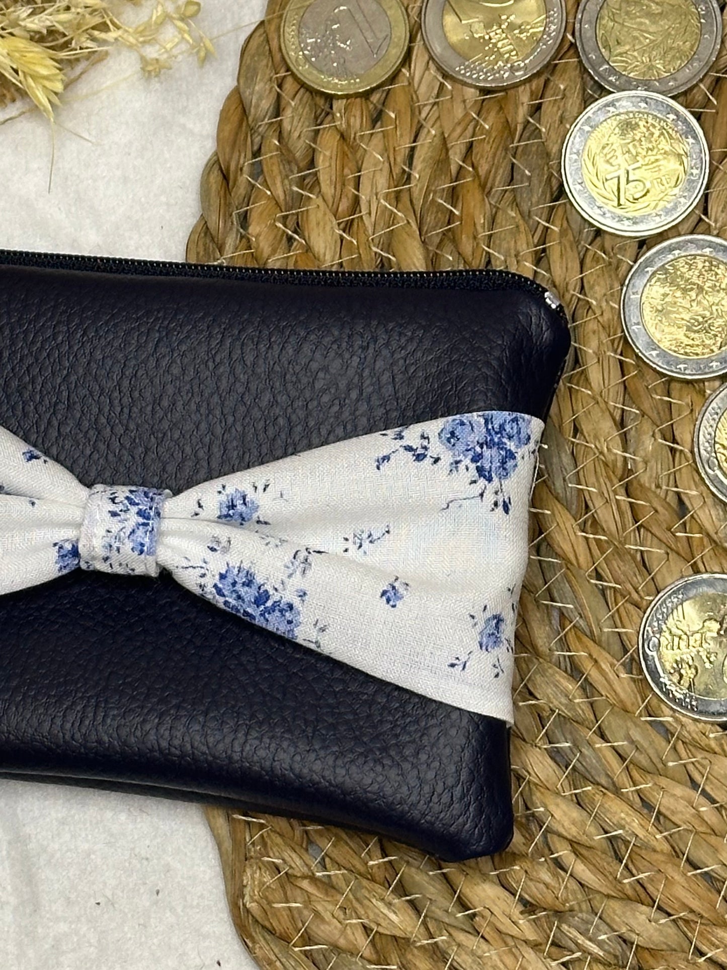 Porte monnaie Lila - « Fleurs » Bleu marine