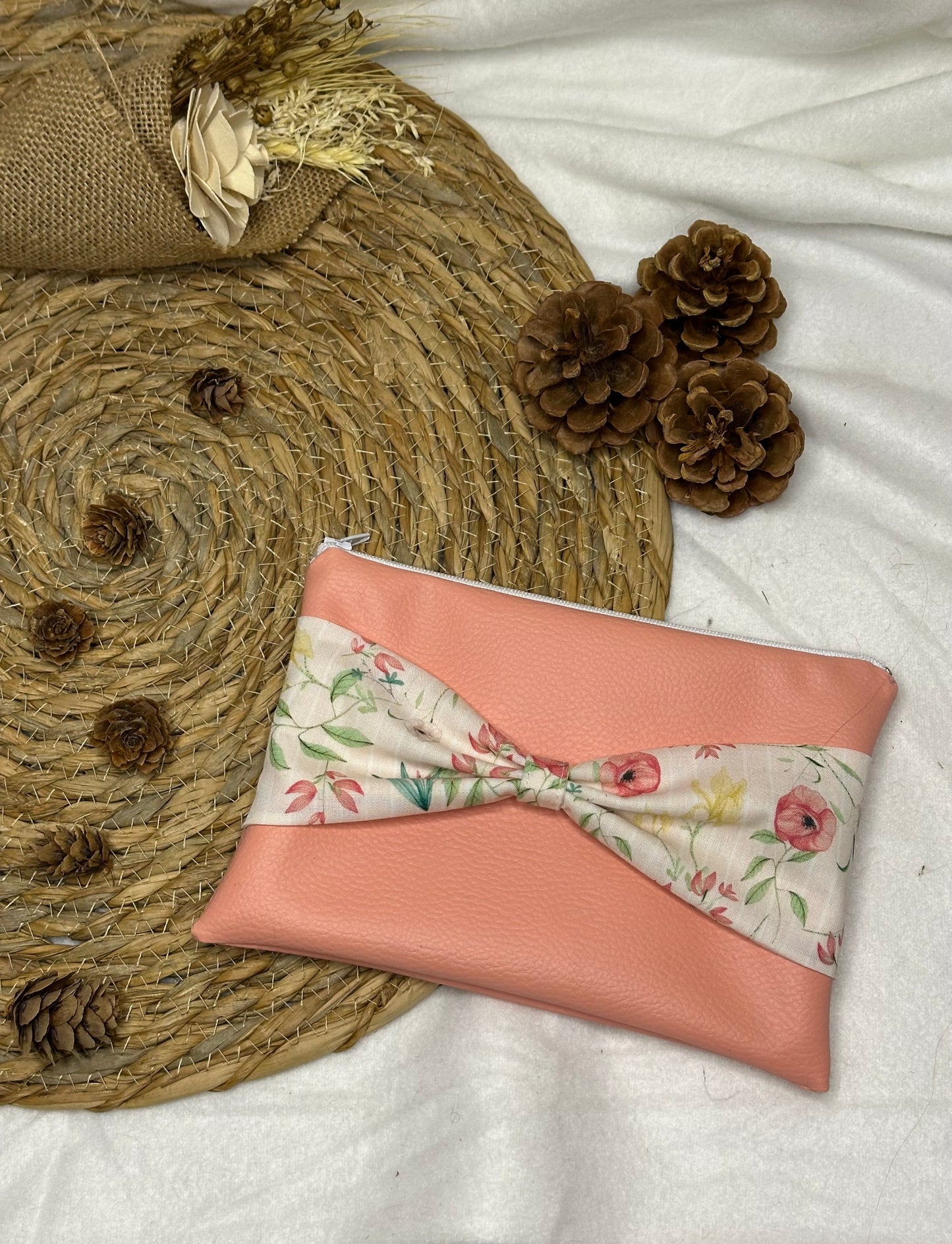 Trousse Anastasia - « Fleurs » Corail