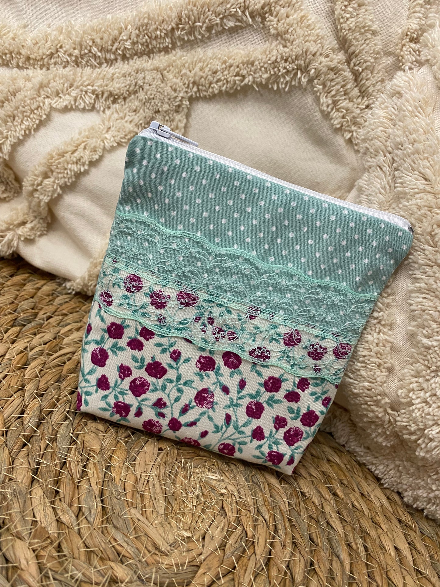 Trousse Ivana - « Fleurs » Vert menthe