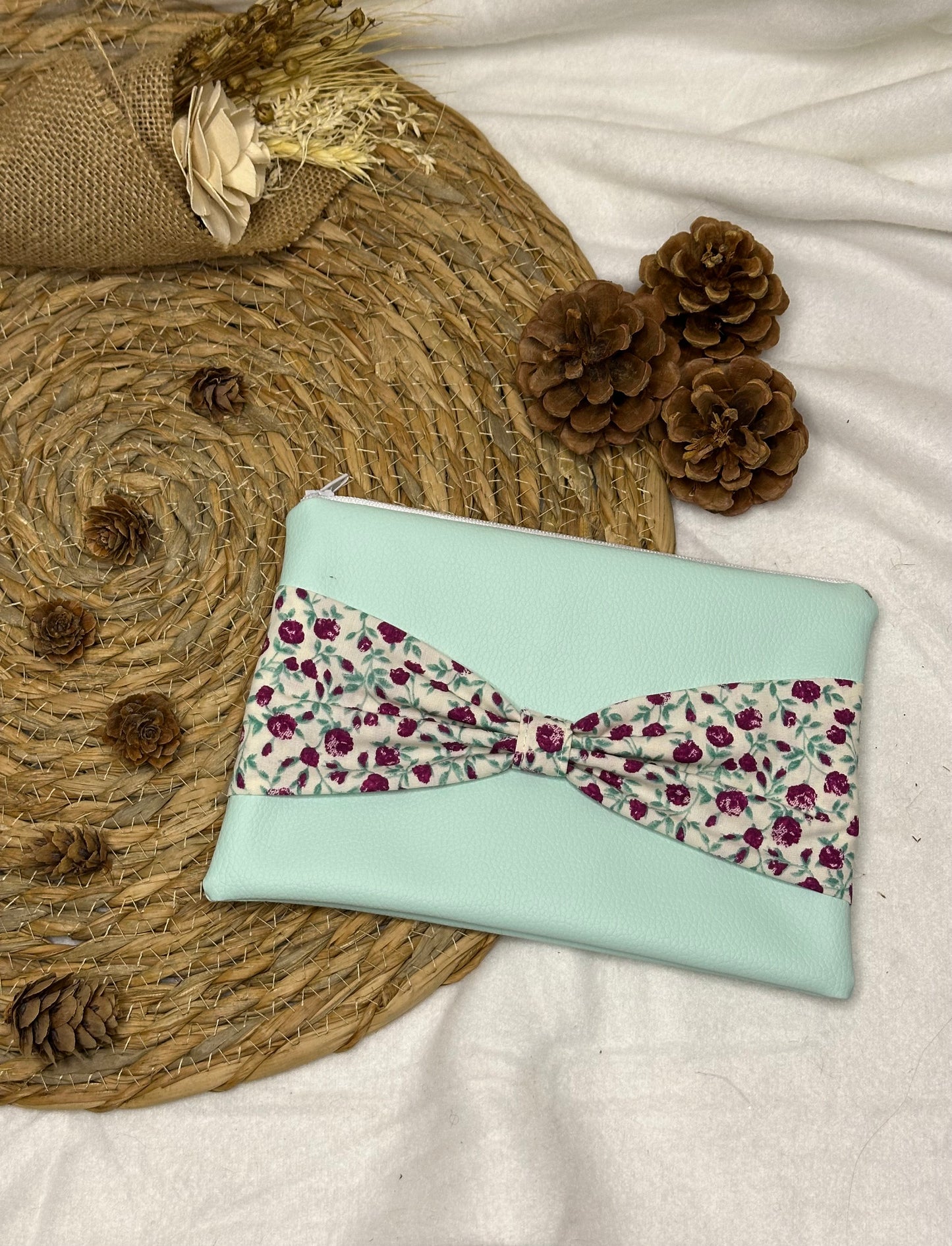 Trousse Anastasia - « Fleurs » Menthe