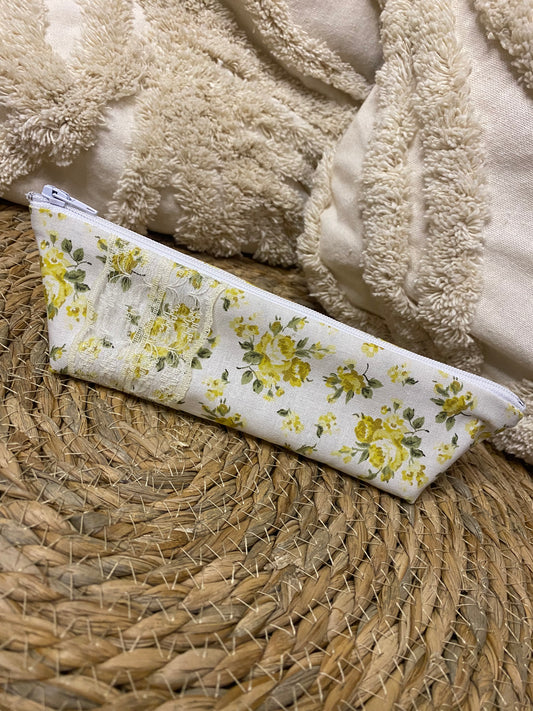 Trousse Olivia - « Fleurs » Jaune