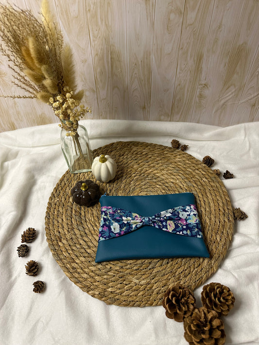 Trousse Anastasia - « Fleurs » Bleue